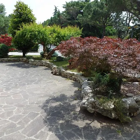 Lanterna Hotel 2*